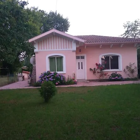Maison Privee Avec Piscine Дом отдыха *