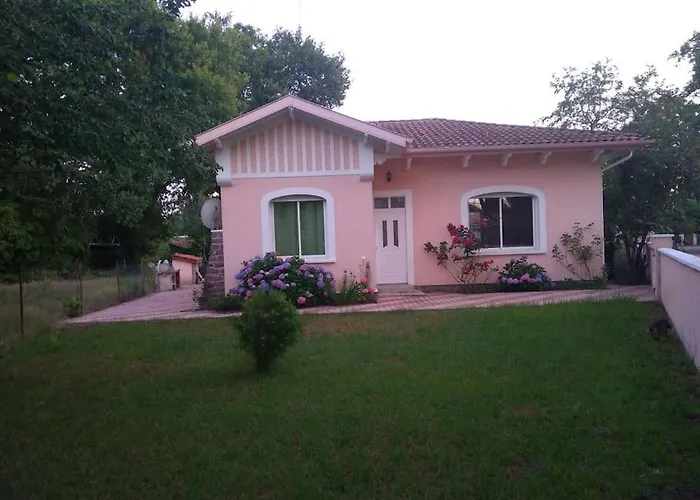 Maison Privee Avec Piscine 別荘 *